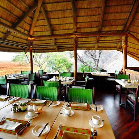 Victoria Falls Safari Suites Экстерьер фото
