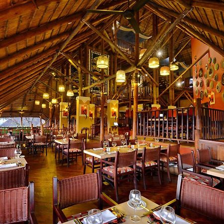 Victoria Falls Safari Suites Экстерьер фото