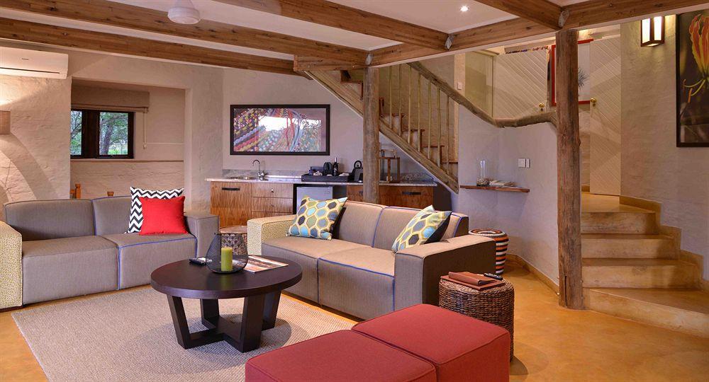 Victoria Falls Safari Suites Экстерьер фото