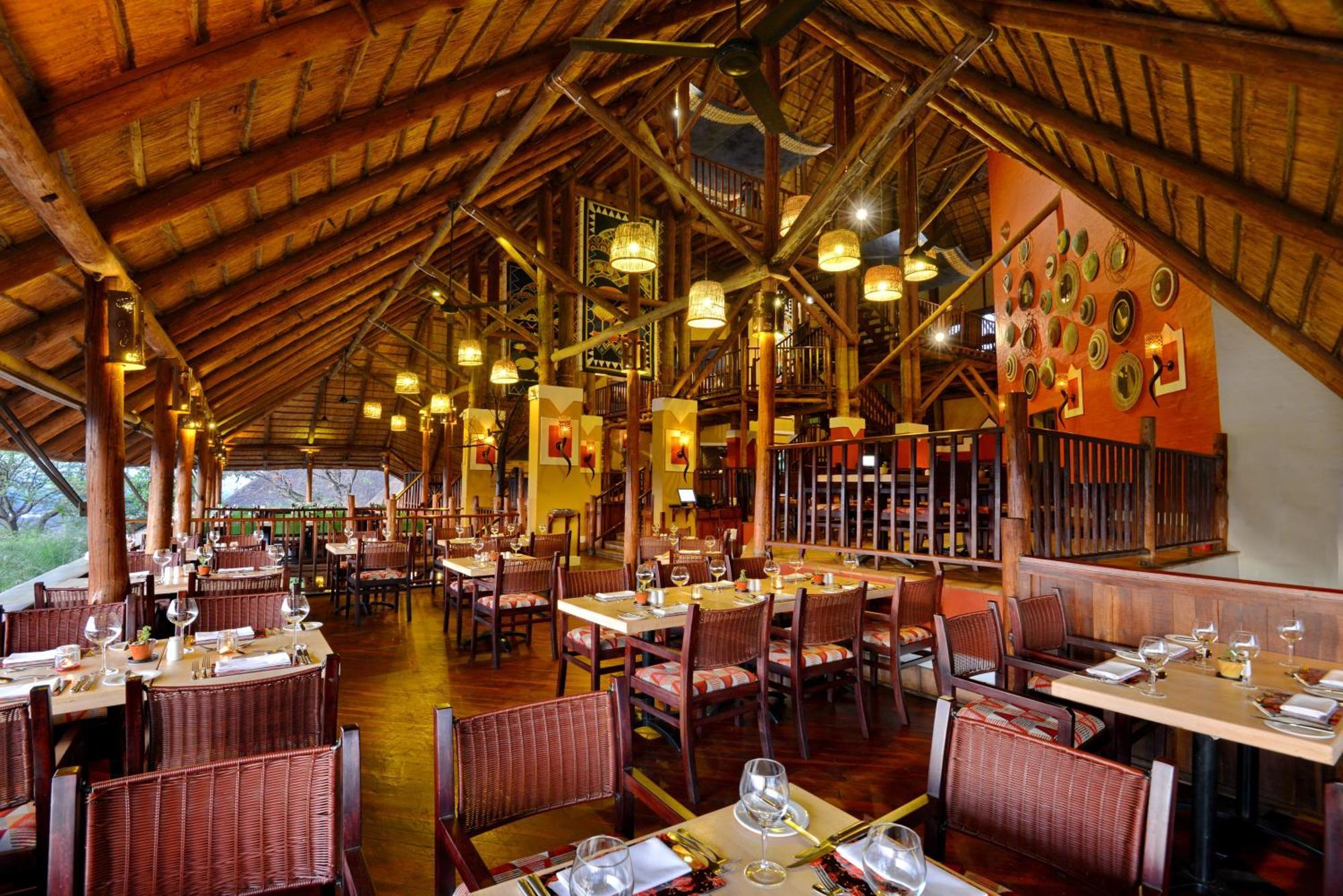 Victoria Falls Safari Suites Экстерьер фото