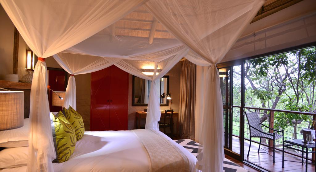 Victoria Falls Safari Suites Экстерьер фото