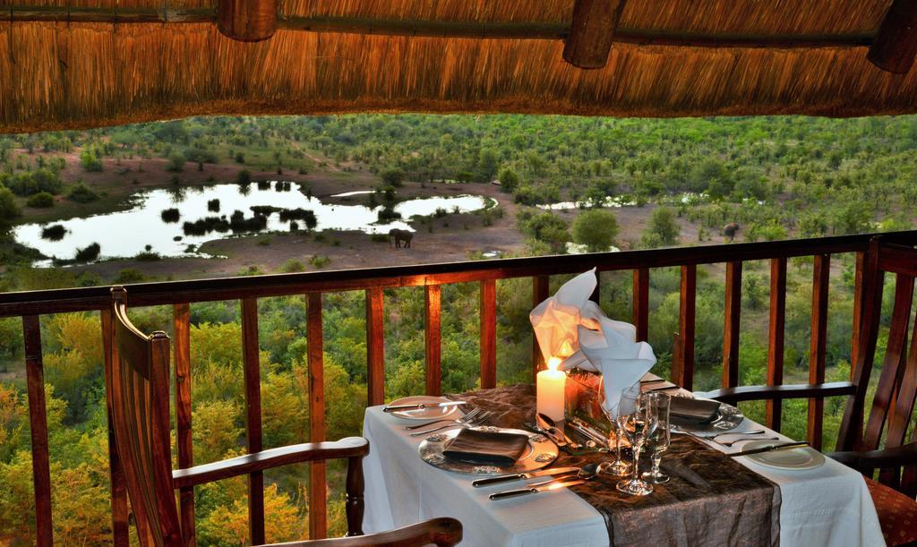 Victoria Falls Safari Suites Экстерьер фото