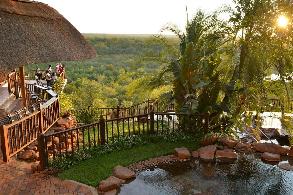 Victoria Falls Safari Suites Экстерьер фото