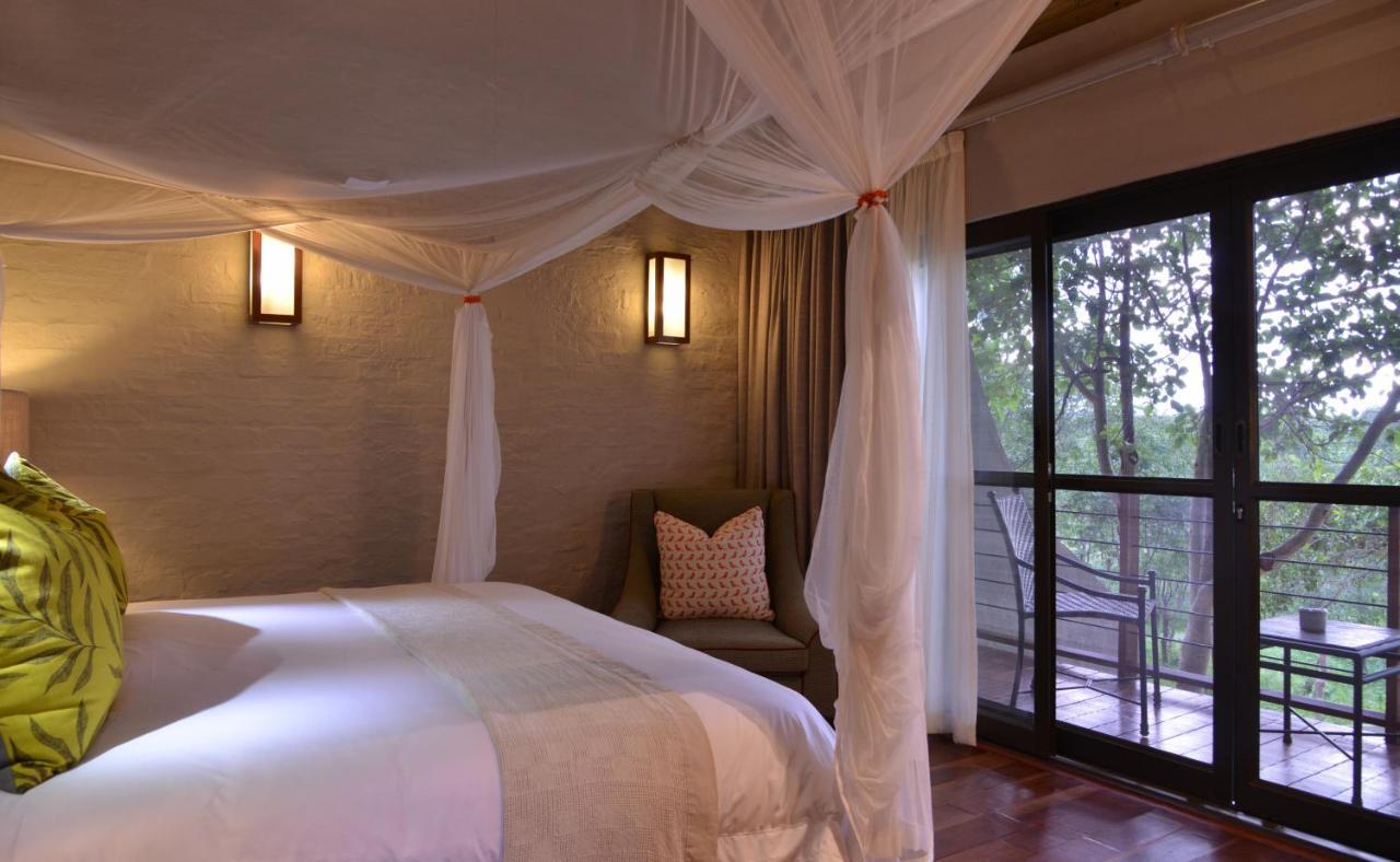 Victoria Falls Safari Suites Номер фото